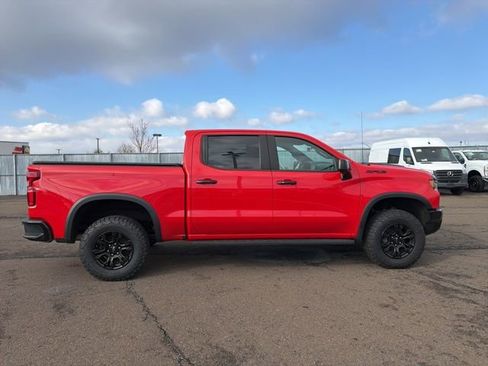 Used 2022 Chevrolet Silverado 1500 ZR2 w/ Technology Package image 5