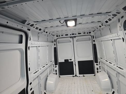 Used 2026 RAM ProMaster 2500 w/ Convenience Group FWD image 9