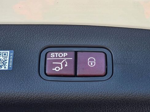 New 2025 Mercedes-Benz GLC 300 4MATIC image 31