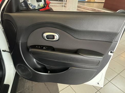 Used 2019 Kia Soul image 24