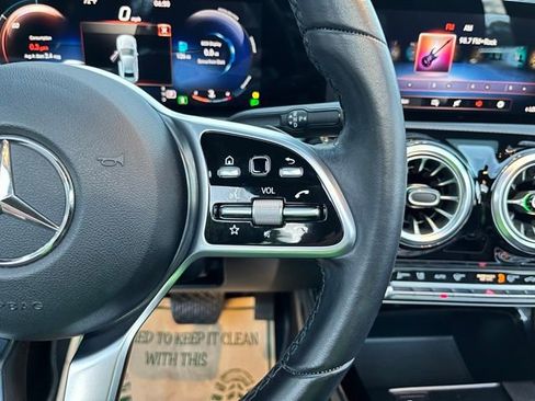 Used 2022 Mercedes-Benz A 220 4MATIC image 24