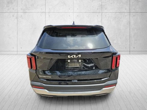 Used 2024 Kia Sorento S w/ Panoramic Sunroof Package FWD image 8