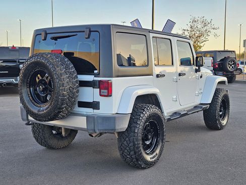 Used 2018 Jeep Wrangler Unlimited Sahara image 5