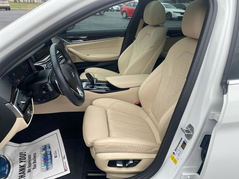 Used 2023 BMW 530i w/ Convenience Package RWD image 11