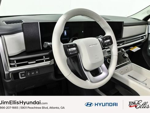 Used 2025 Hyundai Santa Fe SEL image 9
