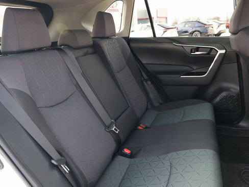 Used 2025 Toyota RAV4 XLE image 31