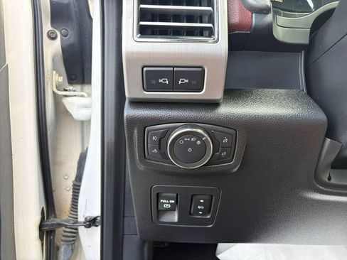 Used 2019 Ford F150 Platinum w/ FX4 Off-Road Package AWD/4WD image 19