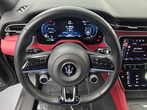 Used 2023 Maserati Grecale Modena AWD/4WD image 18