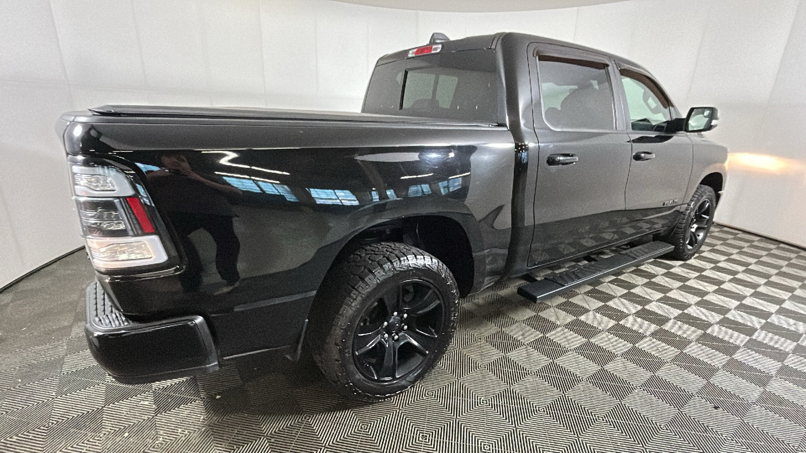 Used 2021 RAM 1500 Big Horn AWD/4WD image 3