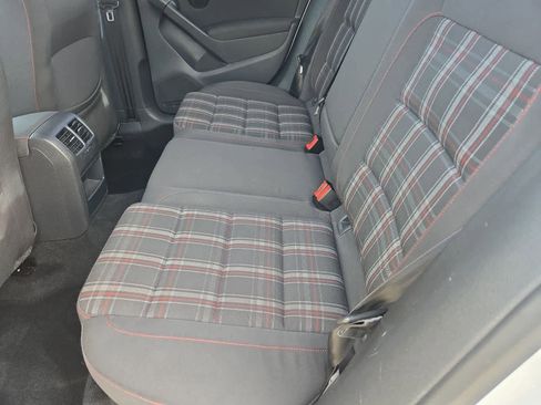 Used 2011 Volkswagen GTI 4-Door image 17