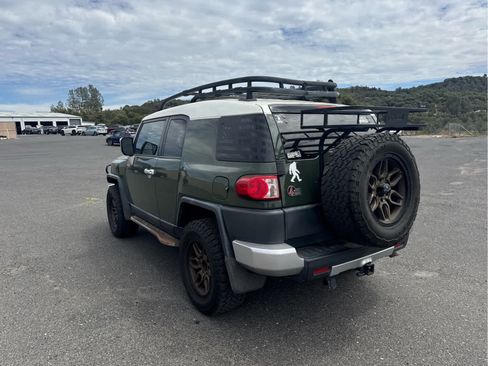 Used 2010 Toyota FJ Cruiser 4WD image 7