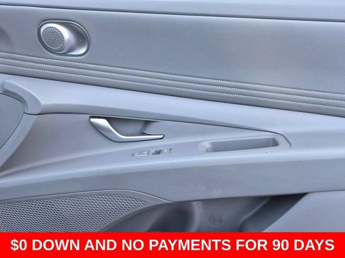 Used 2025 Hyundai Elantra SEL FWD image 33