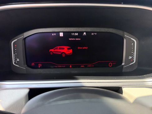 Certified 2025 Volkswagen Taos SEL AWD/4WD image 14