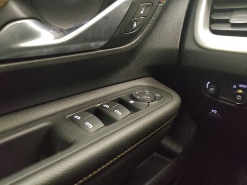 Used 2019 GMC Terrain SLE image 27