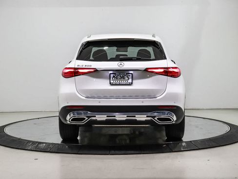 Certified 2024 Mercedes-Benz GLC 300 image 3