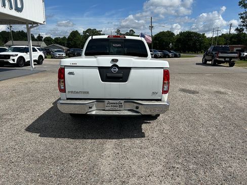 Used 2016 Nissan Frontier SV RWD image 4