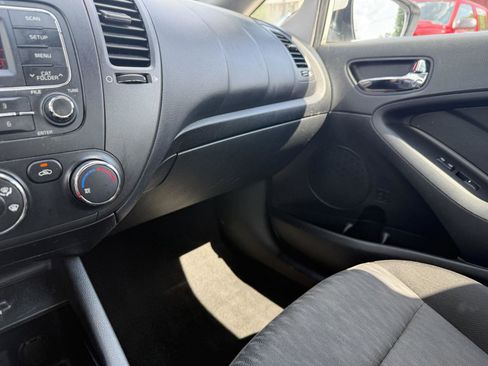 Used 2016 Kia Forte LX FWD image 25