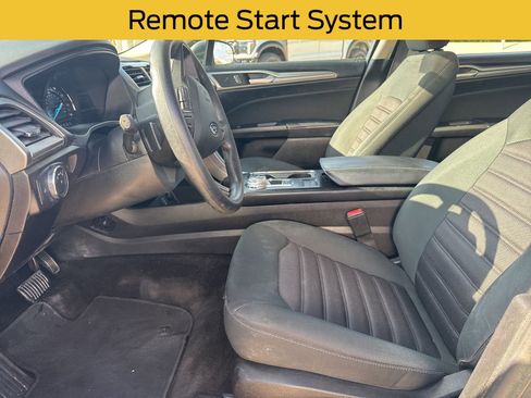 Used 2018 Ford Fusion SE w/ Fusion SE Technology Package image 10