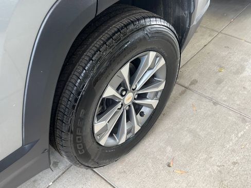 Used 2025 Chevrolet Equinox LT image 30