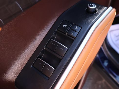 Used 2021 Toyota Highlander Platinum image 8