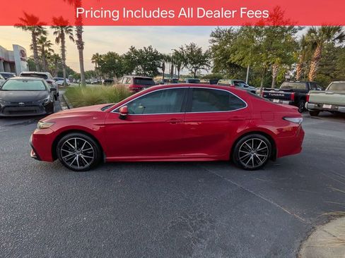 Used 2021 Toyota Camry SE w/ Convenience Package FWD image 8