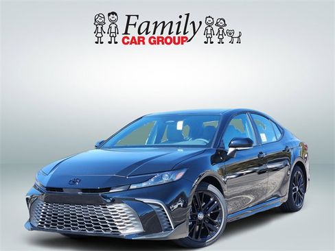 New 2026 Toyota Camry SE image 1