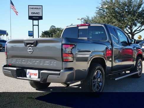 Used 2025 Nissan Frontier SV image 7