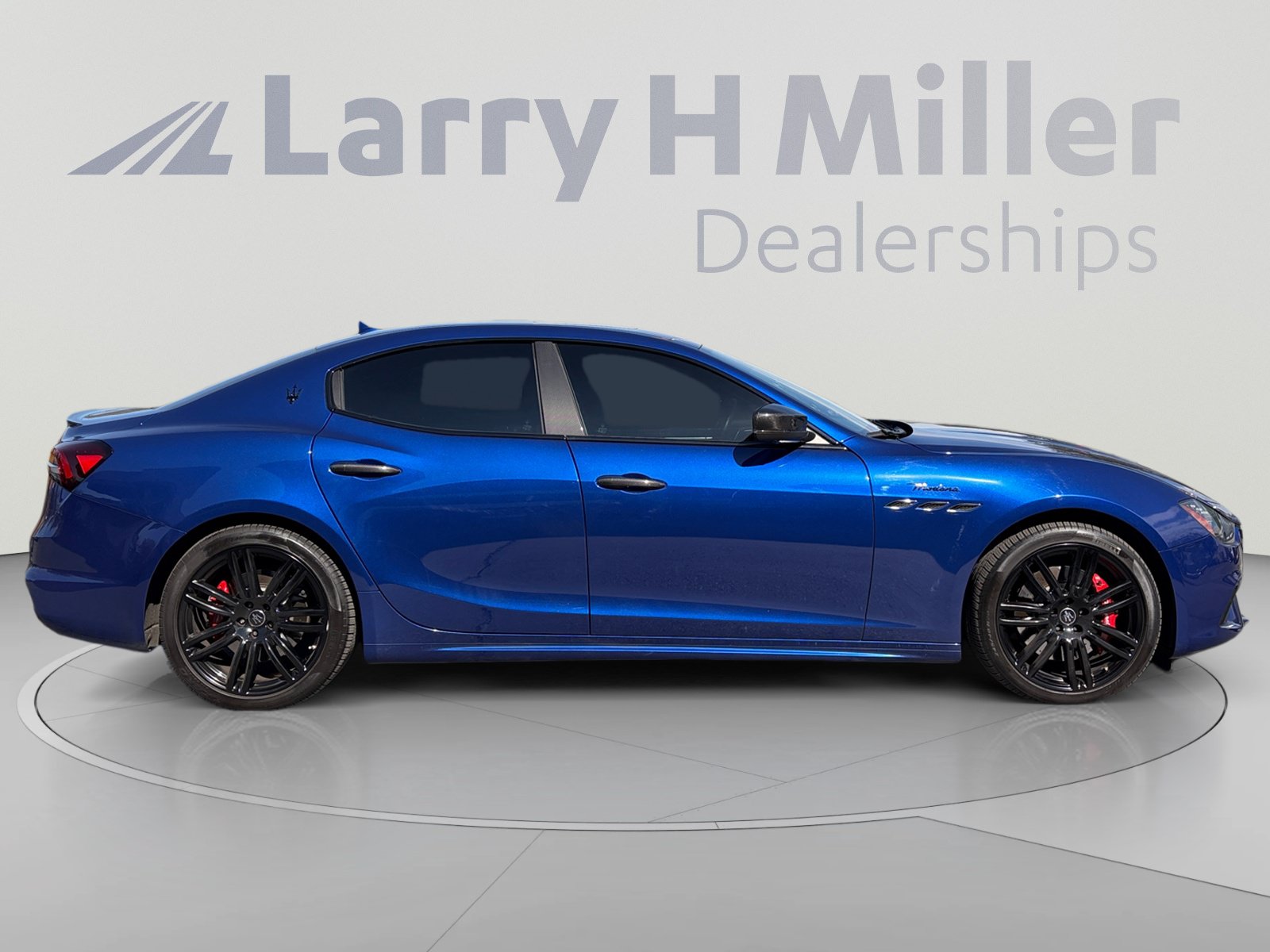 Used 2023 Maserati Ghibli Modena Q4 AWD/4WD image 6