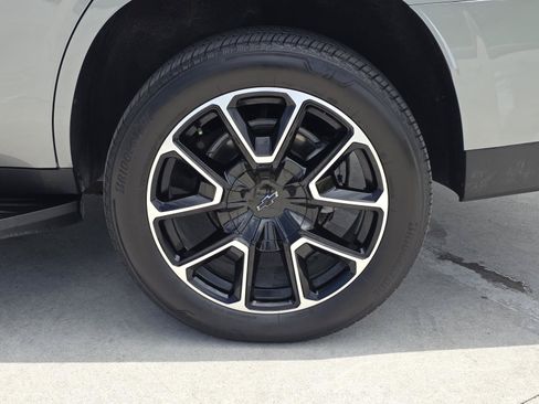 Used 2025 Chevrolet Tahoe RST w/ Comfort Package AWD/4WD image 8