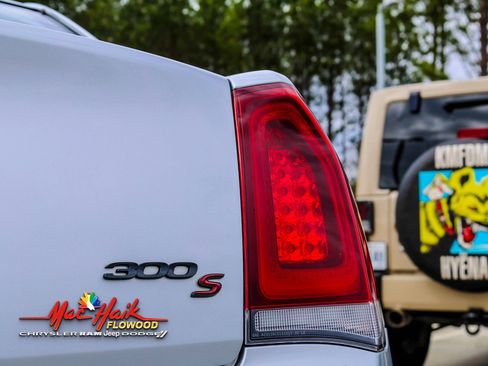 Used 2023 Chrysler 300 S image 7