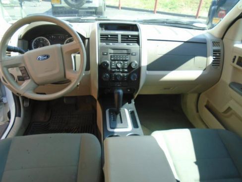 Used 2012 Ford Escape XLS AWD/4WD image 11