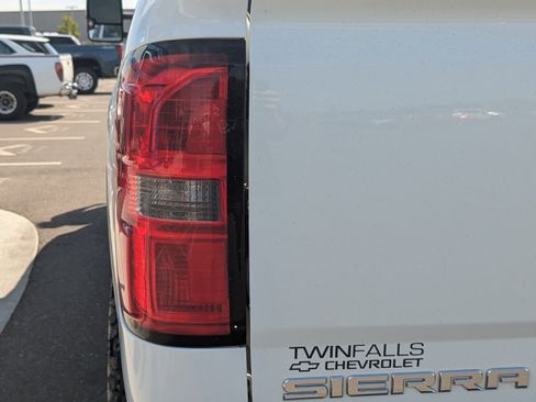 Used 2015 GMC Sierra 2500 Denali w/ Duramax Plus Package AWD/4WD image 41