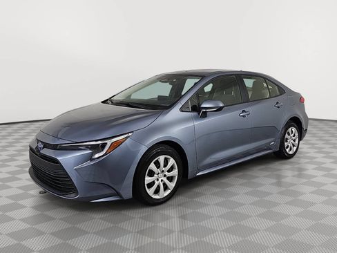 Used 2023 Toyota Corolla LE w/ Carpet Mat Package (TMS) AWD/4WD image 4