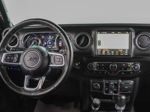 Used 2022 Jeep Wrangler Unlimited Sahara w/ Cold Weather Group image 19
