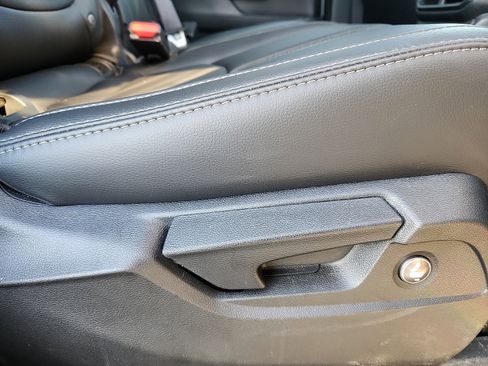 Used 2023 Honda Pilot Touring image 32