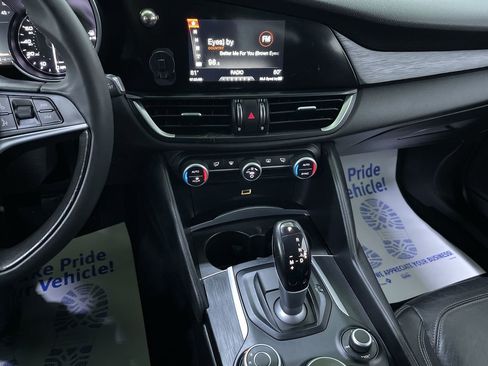 Used 2017 Alfa Romeo Giulia AWD image 20