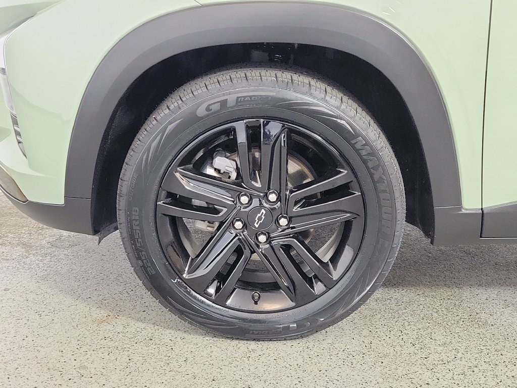 Used 2024 Chevrolet Trax ACTIV w/ Sunroof Package FWD image 9