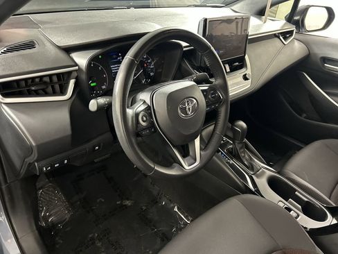 Used 2025 Toyota Corolla SE image 12