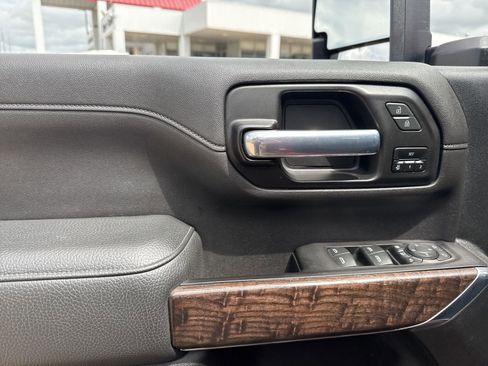 Used 2021 GMC Sierra 2500 Denali w/ Denali Ultimate Package image 13
