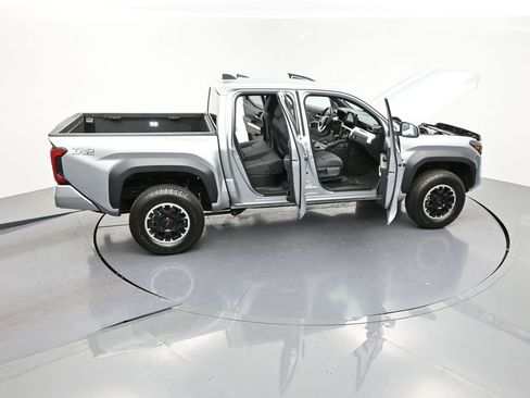 Used 2024 Toyota Tacoma TRD Off-Road AWD/4WD image 29