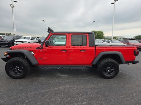 Used 2023 Jeep Gladiator Mojave AWD/4WD image 4