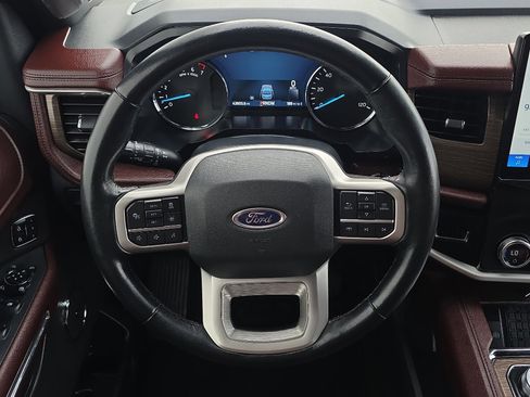 Used 2023 Ford Expedition Limited image 18