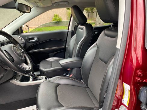 Used 2021 Jeep Compass Latitude FWD image 30