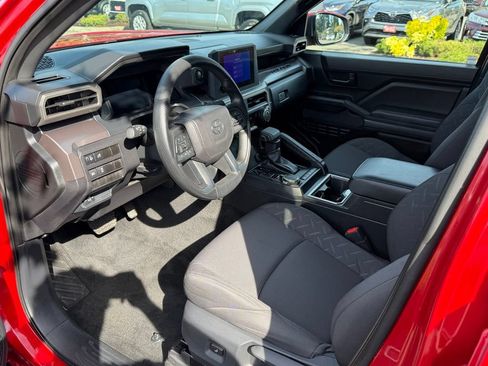 Certified 2025 Toyota Tacoma SR5 AWD/4WD image 12