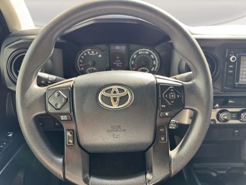 Used 2018 Toyota Tacoma SR image 9