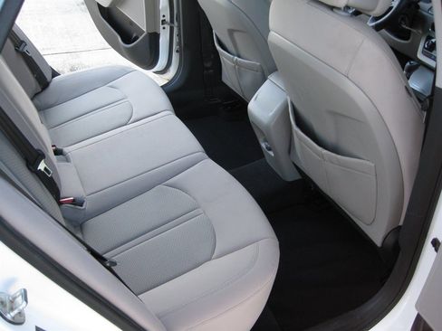 Used 2015 Hyundai Sonata SE w/ Option Group 02 image 29