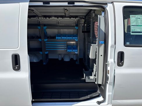 New 2025 GMC Savana 2500 w/ Driver Convenience Package RWD image 22