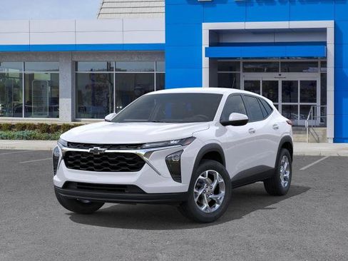 New 2026 Chevrolet Trax LS w/ LS Convenience Package FWD image 6