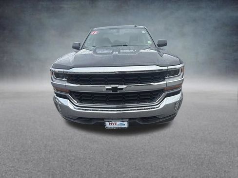Used 2018 Chevrolet Silverado 1500 LT w/ All Star Edition AWD/4WD image 9