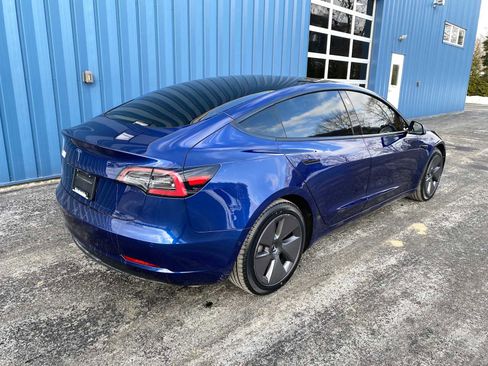 Used 2021 Tesla Model 3 Standard Range Plus image 4
